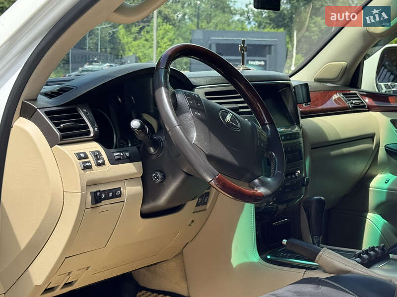 Позашляховик / Кросовер Lexus LX 2011 в Дрогобичі фото 79 Позашляховик / Кросовер Lexus LX 2011 в Дрогобичі