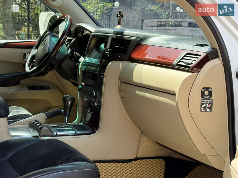 Позашляховик / Кросовер Lexus LX 2011 в Дрогобичі фото 137 Позашляховик / Кросовер Lexus LX 2011 в Дрогобичі