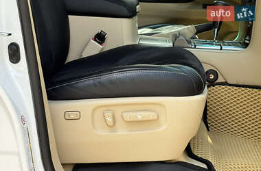Позашляховик / Кросовер Lexus LX 2011 в 