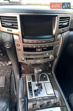 Внедорожник / Кроссовер Lexus LX 2013 в 