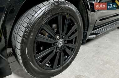 Позашляховик / Кросовер Lexus LX 2023 в 
