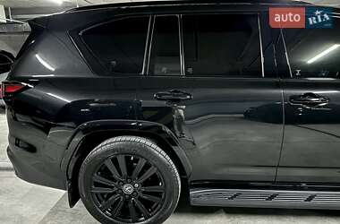 Позашляховик / Кросовер Lexus LX 2023 в 