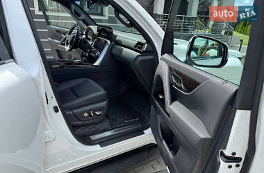 Позашляховик / Кросовер Lexus LX 2022 в 
