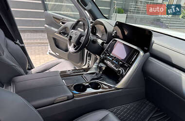 Позашляховик / Кросовер Lexus LX 2022 в 