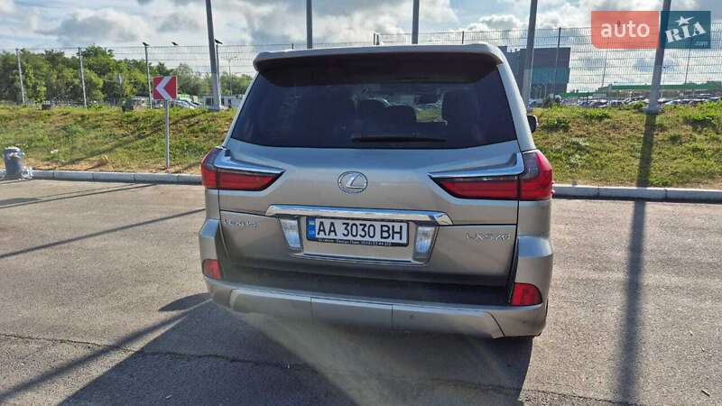 Внедорожник / Кроссовер Lexus LX 2016 в Львове