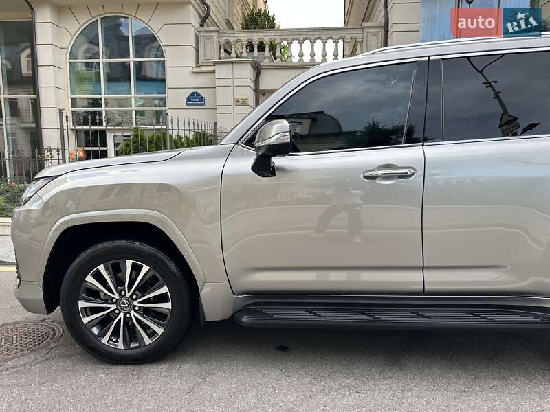 Внедорожник / Кроссовер Lexus LX 2022 в Киеве