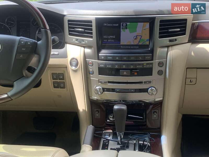 Позашляховик / Кросовер Lexus LX 2013 в Києві
