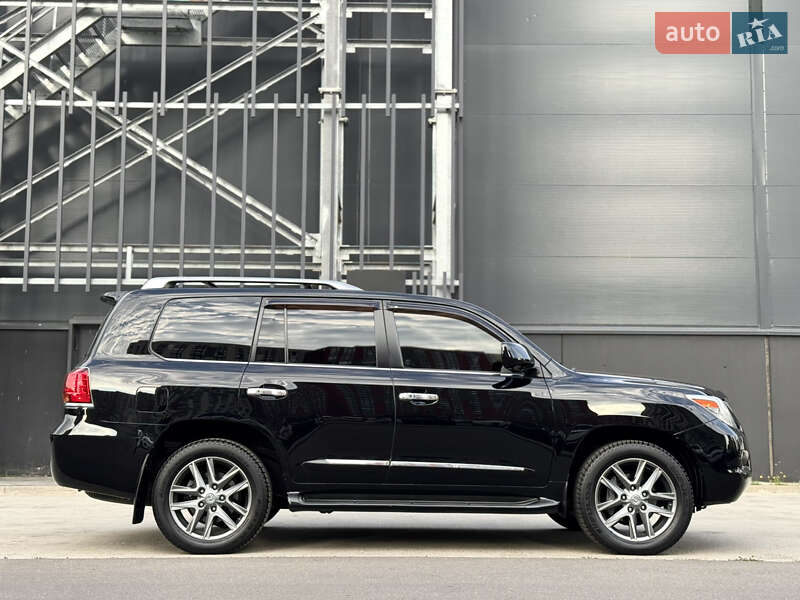 Внедорожник / Кроссовер Lexus LX 2010 в Киеве