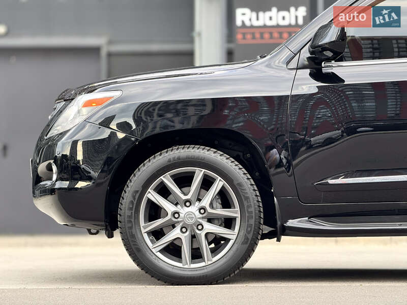 Внедорожник / Кроссовер Lexus LX 2010 в Киеве