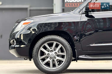 Позашляховик / Кросовер Lexus LX 2010 в 