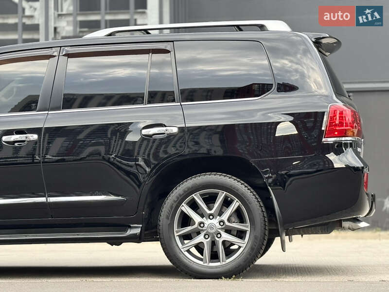 Внедорожник / Кроссовер Lexus LX 2010 в Киеве