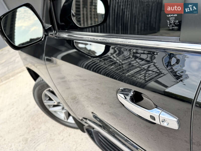 Внедорожник / Кроссовер Lexus LX 2010 в Киеве