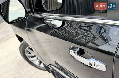 Позашляховик / Кросовер Lexus LX 2010 в 