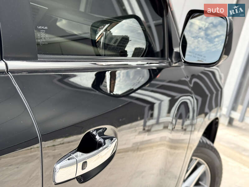 Внедорожник / Кроссовер Lexus LX 2010 в Киеве