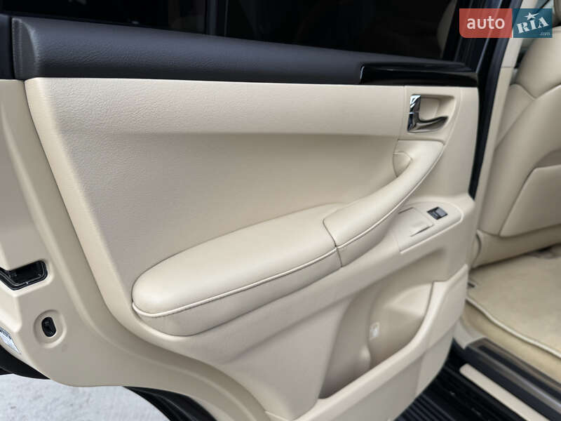 Внедорожник / Кроссовер Lexus LX 2010 в Киеве
