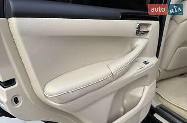 Позашляховик / Кросовер Lexus LX 2010 в 