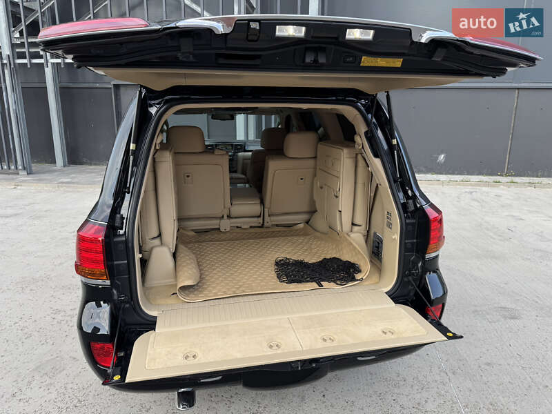 Внедорожник / Кроссовер Lexus LX 2010 в Киеве