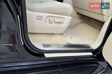 Позашляховик / Кросовер Lexus LX 2010 в 