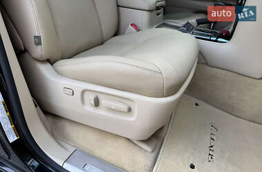 Позашляховик / Кросовер Lexus LX 2010 в 
