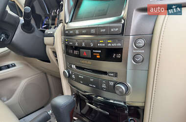 Позашляховик / Кросовер Lexus LX 2010 в 