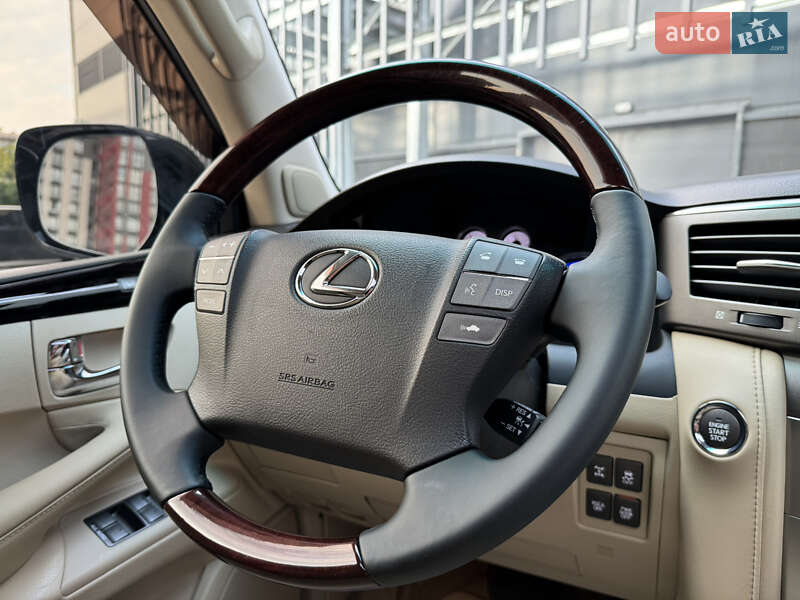 Внедорожник / Кроссовер Lexus LX 2010 в Киеве
