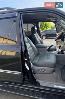Внедорожник / Кроссовер Lexus LX 2004 в 