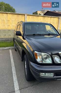 Внедорожник / Кроссовер Lexus LX 2004 в 