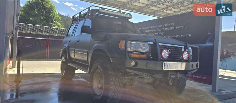 Внедорожник / Кроссовер Lexus LX 1996 в Верховине