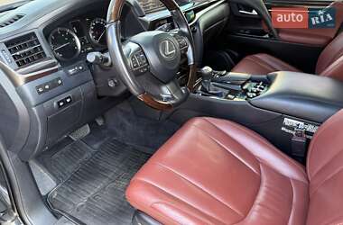 Внедорожник / Кроссовер Lexus LX 2017 в 