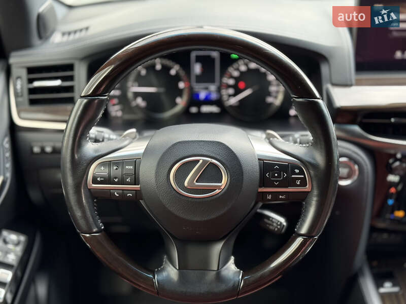 Внедорожник / Кроссовер Lexus LX 2017 в Киеве