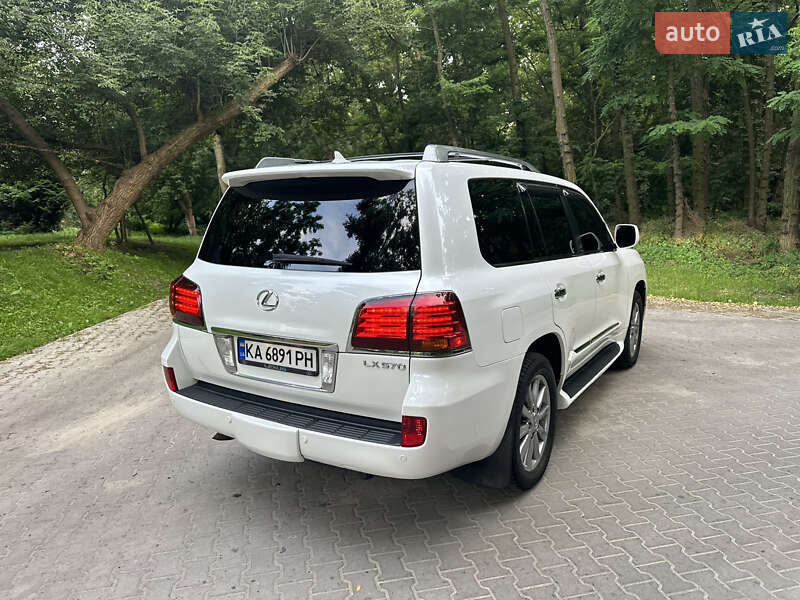Внедорожник / Кроссовер Lexus LX 2011 в Киеве