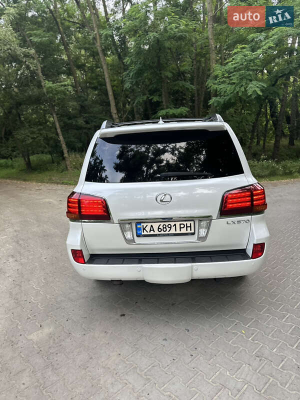 Внедорожник / Кроссовер Lexus LX 2011 в Киеве