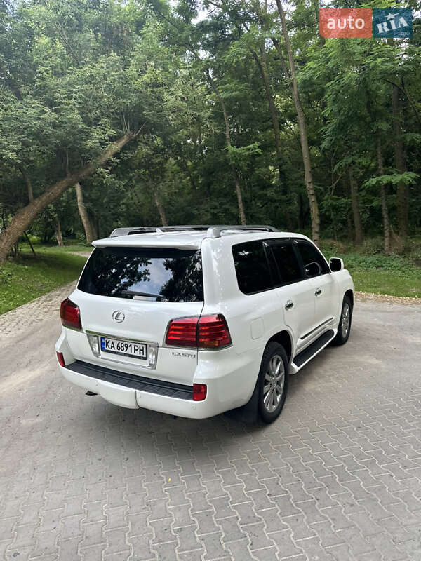 Внедорожник / Кроссовер Lexus LX 2011 в Киеве