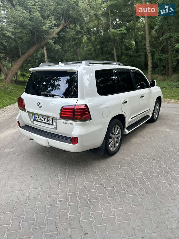 Внедорожник / Кроссовер Lexus LX 2011 в Киеве