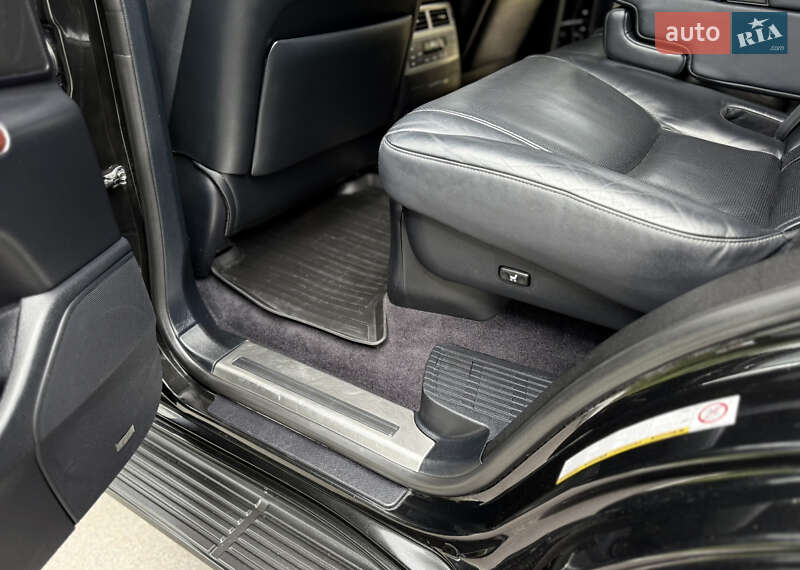 Внедорожник / Кроссовер Lexus LX 2012 в Киеве