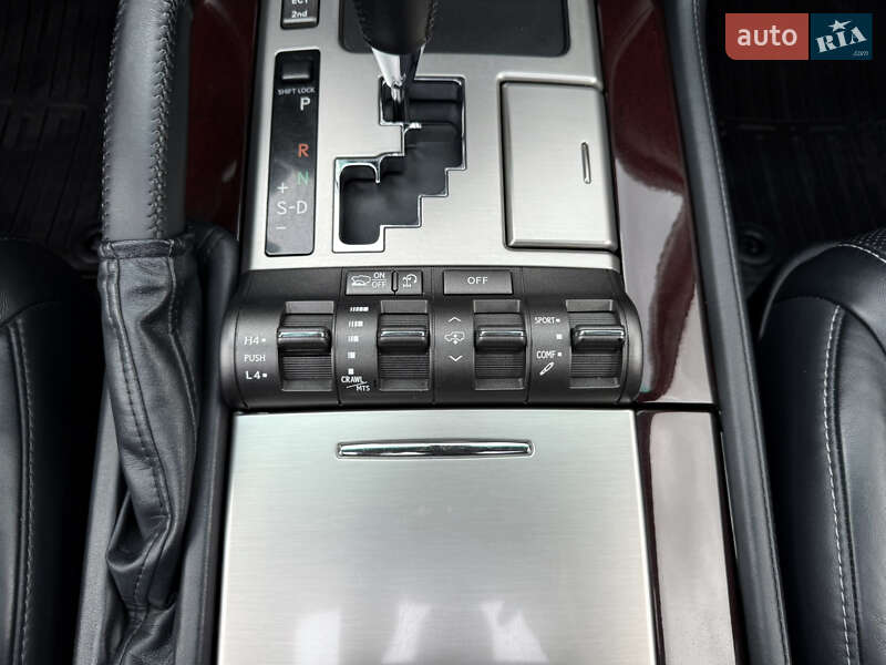 Внедорожник / Кроссовер Lexus LX 2012 в Киеве