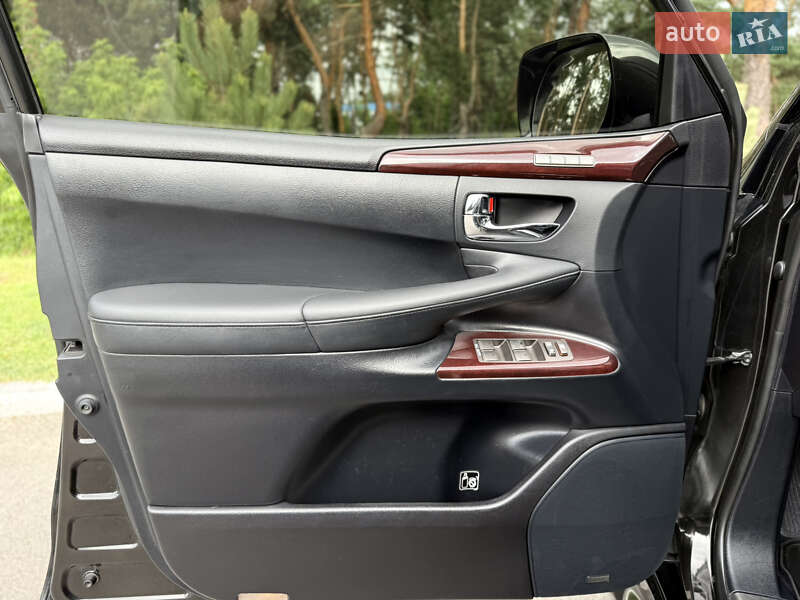 Внедорожник / Кроссовер Lexus LX 2012 в Киеве