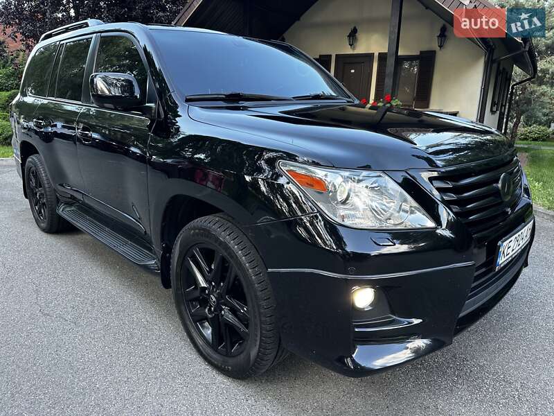 Lexus LX 2010