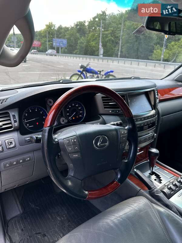 Позашляховик / Кросовер Lexus LX 2008 в Дніпрі