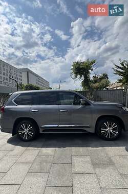 Позашляховик / Кросовер Lexus LX 2017 в 
