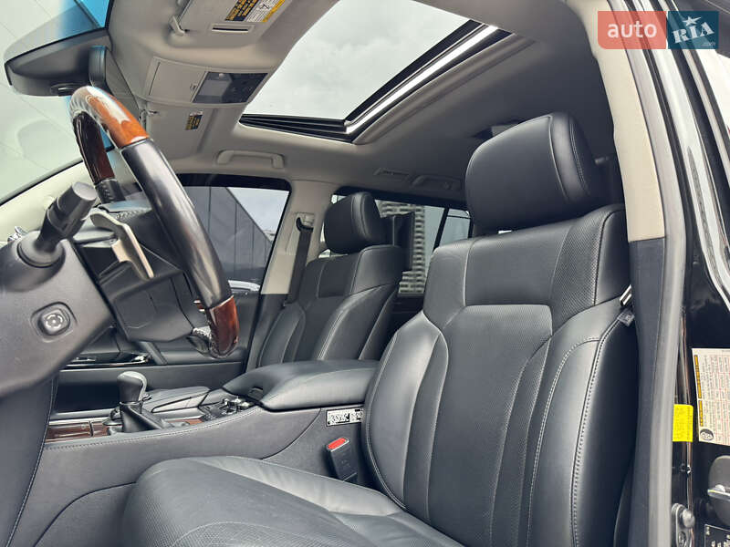 Позашляховик / Кросовер Lexus LX 2016 в Києві