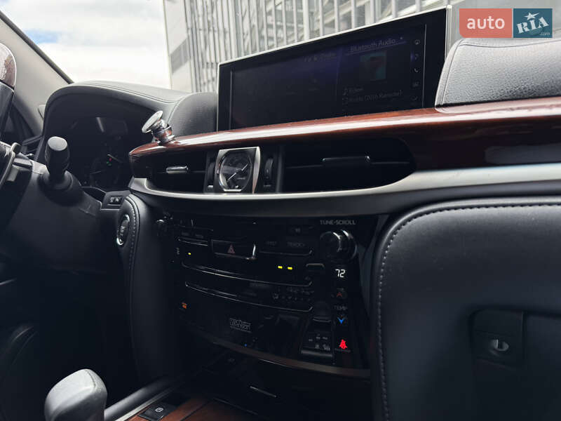 Позашляховик / Кросовер Lexus LX 2016 в Києві