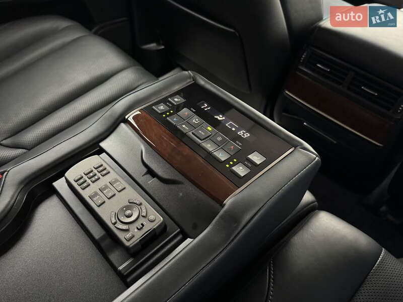 Позашляховик / Кросовер Lexus LX 2016 в Києві