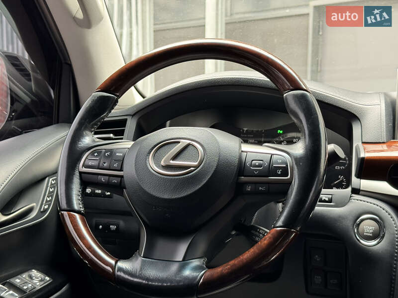 Позашляховик / Кросовер Lexus LX 2016 в Києві