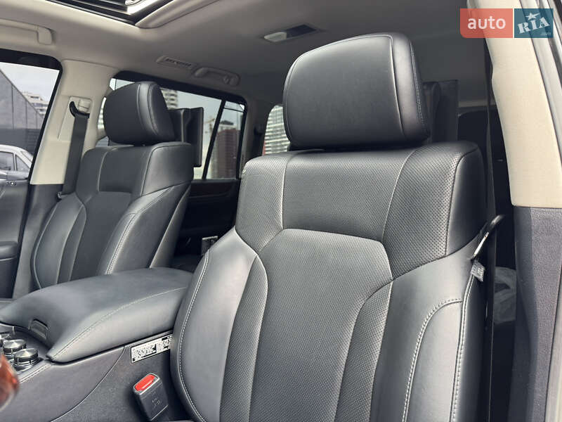 Позашляховик / Кросовер Lexus LX 2016 в Києві