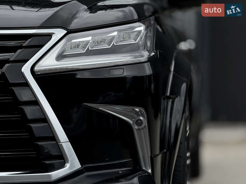 Позашляховик / Кросовер Lexus LX 2016 в Києві