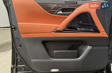 Внедорожник / Кроссовер Lexus LX 2022 в 