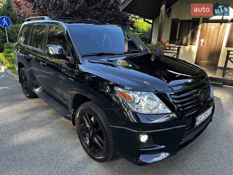 Lexus LX 2010
