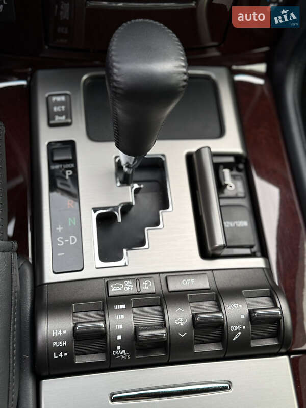Внедорожник / Кроссовер Lexus LX 2014 в Сарнах