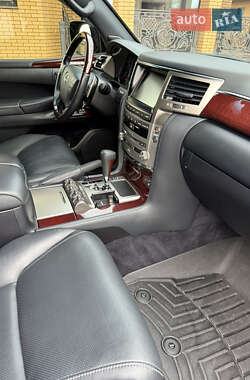 Внедорожник / Кроссовер Lexus LX 2014 в 